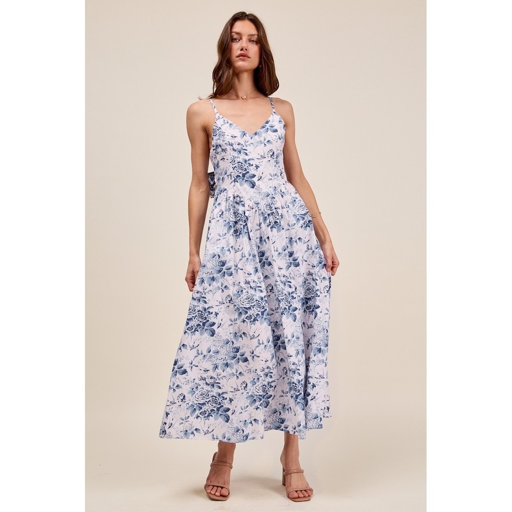 SO ME Floral Woven V Neck Dress With Back Ribbon Tie - Medium